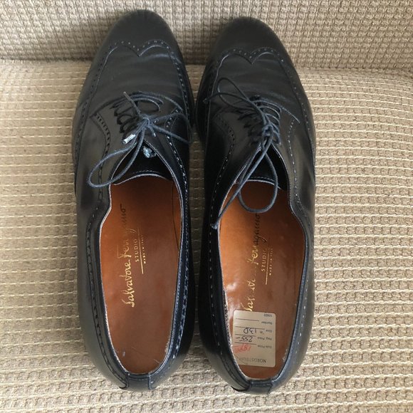 Salvatore Ferragamo Men\'s Black Leather Oxfords. main image 8